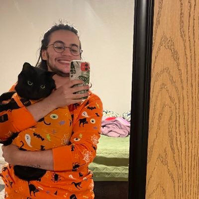 ashcmore's profile picture. My anxiety is generalized but my depression is major 🏳️‍⚧️ they/them/theirs