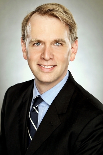 I am a Chicago bankruptcy attorney representing people in Chapter 7 and Chapter 13 bankruptcies. I get people out of debt so they can get a fresh start.