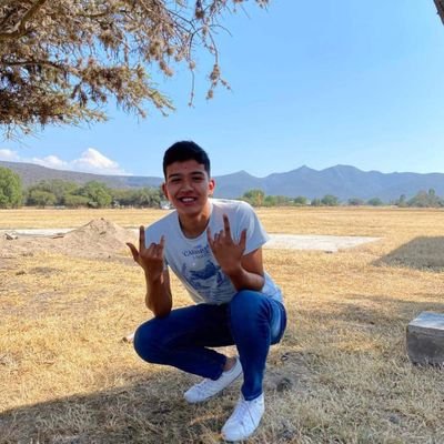 Edgar2415lopez's profile picture. 