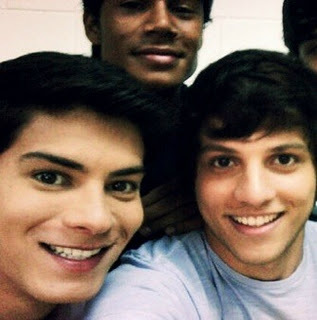 FC Dedicado aos Atores: micael borges chay suede 
e Arthur Aguiar / dindas :
since:05/10/11    donas : lisley