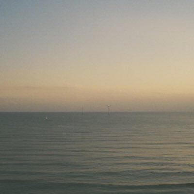 不思議に思うことや、今まで不思議に思わなかったことを不思議に思ったり。をなんとなくフィルムカメラで撮っています。撮影移動はもっぱら自転車。波が上がれば海へ。Leica M3・Rollei35 questionreality, environmentalsocialactivity, everneverwonder