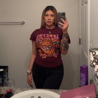 nessawm's profile picture. mom