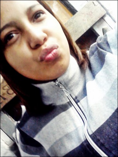 ∞              . [...] por mais que eu diga que não quero, toda noite eu te espero ♫♪