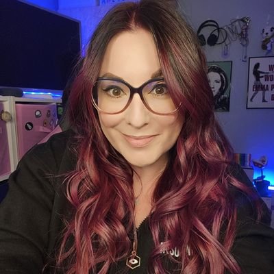 Works in telly, ❤️'s gaming (@twitch Affiliate), film, comedy, cult TV, 🧀 & purple 💜 Owner of involuntary cleavage 😜 📨 hernameismelula📧https://t.co/gL3NuGtTgY