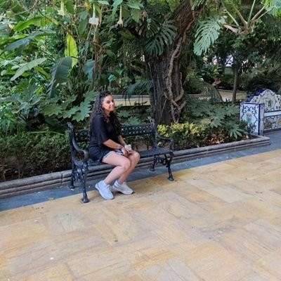Mamaestamuyloca's profile picture. Caminante de la noche y portadora de estrellas.
