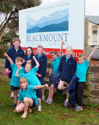 BLACKMOUNT SCHOOL CELEBRATES 100 YEARS 4th-6th November 2011.  If interested in attending or contact details of pupils, contact us please.