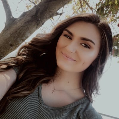 cass_griffitt's profile picture. adulting is soup and I am I fork….