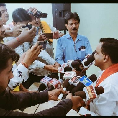 तीन संकल्प:
राष्ट्र रक्षा,
धर्म रक्षा एवं
मानवता की सेवा🛑
Socio-Political Activist/Principal on Equality,Peace,Humanity & Justice.
#वसुधैव कुटुम्बकम्