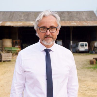 Député de la 3ème circonscription de la Sarthe #MoDem 🏛 Producteur de pommes dans le Sud-Sarthe 🍎 Conseiller municipal de Chenu, ancien maire 🏞 #ericavecvous