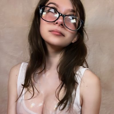 alyssa alessio ✿ 4’11” and 89lbs || top .03% on OF || Get daily chatting & nude posts, my b/g content & solos, and get custom content with the link below :D