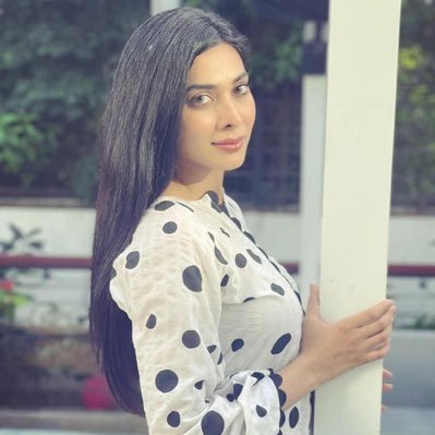 eshal_fayyaz's profile picture. Actress