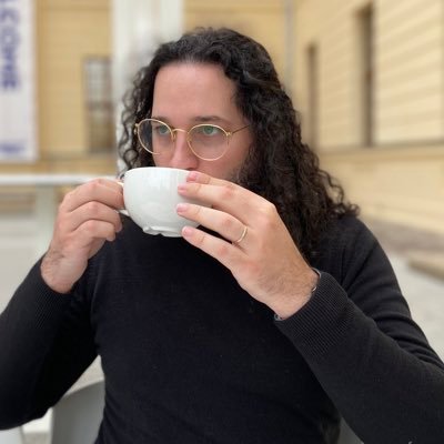 Software Engineer from Recife, hobbyist magician, DIY and automation tinker | Tweets mostly in Portuguese & some English | he/him (ele)
