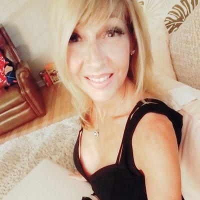 dinabishop56's profile picture. 