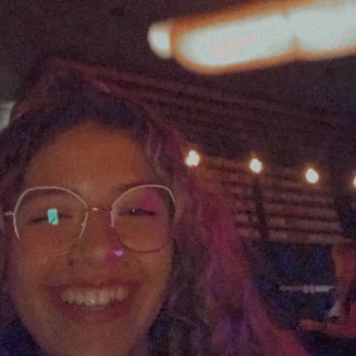 PaulaArjonaV's profile picture. 21. 🌊