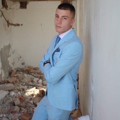 RnicLuka33's profile picture. 