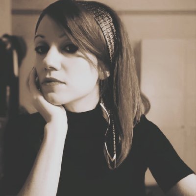 RobertaAlonzi's profile picture. Storyteller, divulgatrice di poesia e di storie di resistenza femminile. 
Autrice di Supernova ( eretica edizioni).
IG myss_boookaholic