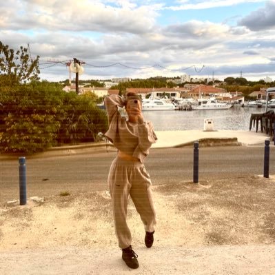 camillelcrq's profile picture. 