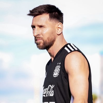 castiin04's profile picture.