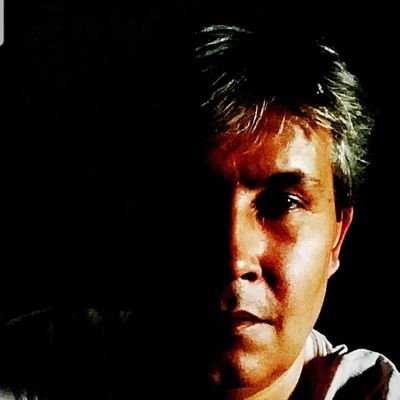 EtminanSasan's profile picture. unterwegs