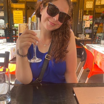 ToccoLisa's profile picture. overenthousiaste basic bish die graag mooie uitzichten spot en cocktails sipt 🍹🌅   she/her