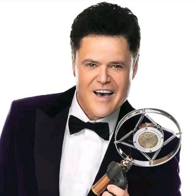 It's all about  DONNY OSMOND 🕺🎶❤ This Is a Fan Account ! I am NOT Donny & I'm not even a guy 👩- Donnys official twitter is @donnyosmond -