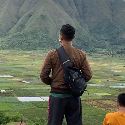 DhaniArist's profile picture. Hidup seperti Larry