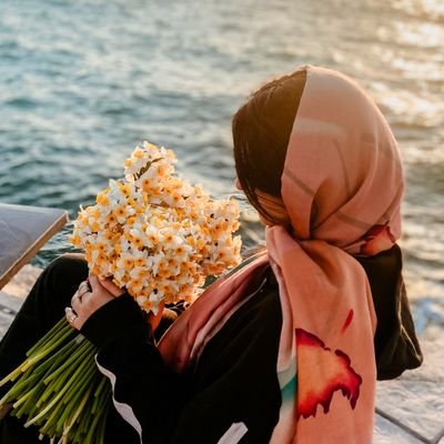 میدونی، کسی که خودش رو دوست داشته باشه،
خودش میدونه لایق چه چیزهاییه...!
🤍🕊