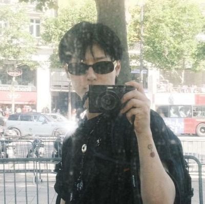 fundamentaIista's profile picture. las malvinas son italianas y tengo un colador en la cabeza porque nos van a bombardear con fideos