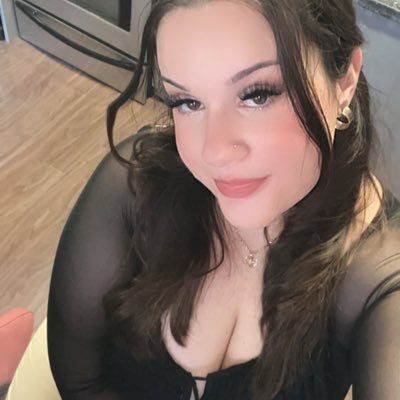 laurachelleeee's profile picture. ☀️♌️🌜♈️💫♌️