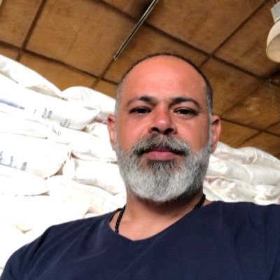 لمَ نعُد نُريد تَحقِيقُ أحلامِنا أصبَحنَا نُريد إكمَال الواقِع بأقَل الخسَائِر . .