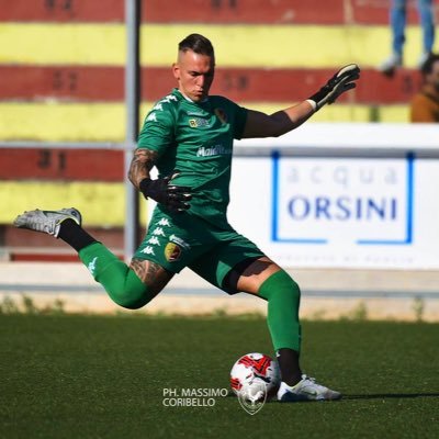Jugador Profesional de Fútbol. ⚽️ Actualmente S. S. Milazzo🇮🇹 📍Sicilia, Italia 🇮🇹 🏡 Buenos Aires, Argentina 🇦🇷 Dios es fiel ❤️🙏.
