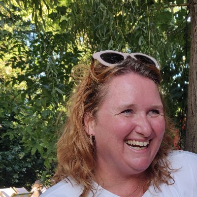 Experience Strategy Director: Digital Government @cxpartners | Book Nerd | Occasional Hobby-ist | Proud Mum | ❤️ Bristol | *opinions are my own*
