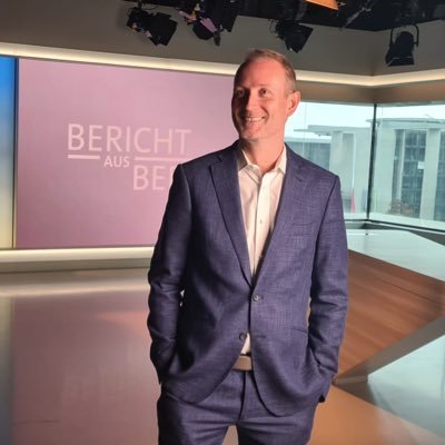 Deputy Chief @NOS @Jeugdjournaal | Former correspondent Germany🇩🇪, USA🇺🇸 & China🇨🇳 | Netherlands Public Broadcasting |