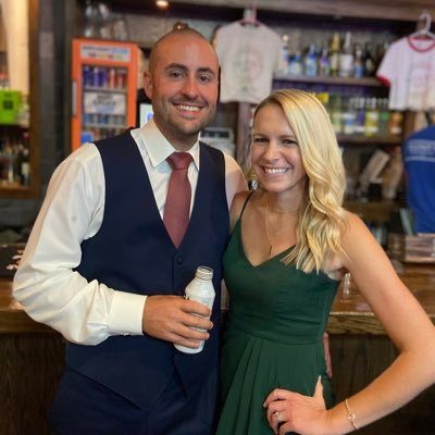 csnow_7's profile picture. Wife. Mom. University of Illinois Alum. Accountant. Homebody.