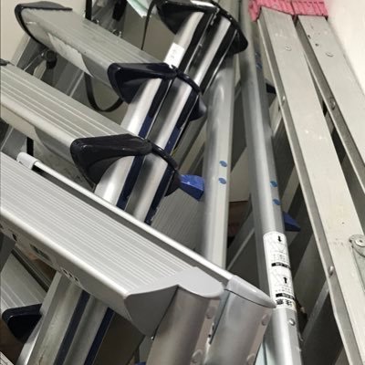まとさんの旦那の方です。ショーメインに写真撮ってます。ツイートは多分あんまりしない(時々するかも)。たまに発作的に服作ったり服のリフォームしたりしますミシン持ってる人、完成度の高い服載せる人はフォロー、ファッション団体や小さくても上を目指して頑張ってるブランドさんを応援します。