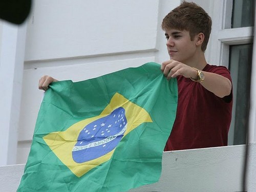 Fãn Clube do @JustinBieber . Donas : @Larih_fs & @May_bf . Se o divo Justin Bieber também é seu vicio segue a gente :)