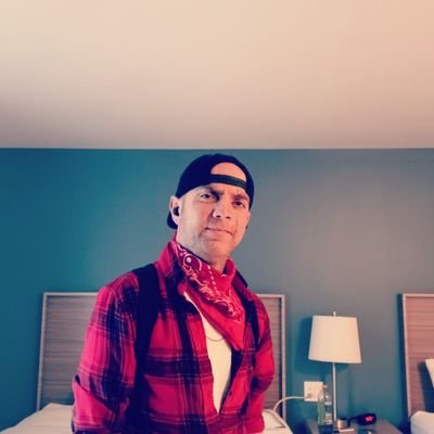 EddieWitt311's profile picture. Positive Vibe Merchant from Chicago, currently outside of Seattle.  Life is too short, stay positive and love your life!!!