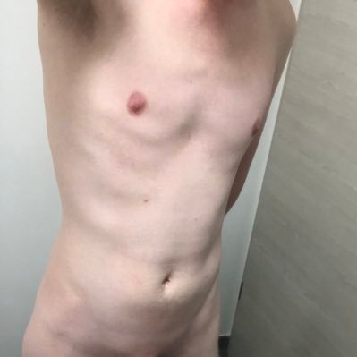 🌊☀️ | nudist boy 🧡 #NormalisingNudism | Love to chat, please DM me 📨 | Retweet not allowed on porn account !