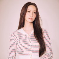 YOONA (@yoouna__lim) 's Twitter Profile
