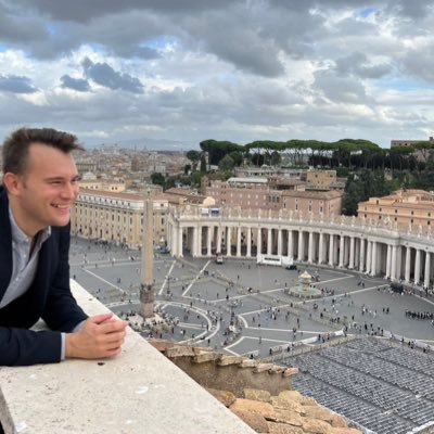 Vatican correspondent for @NCRonline.
Vatican analyst for @NBCNews & @MSNBC. 
Reported from all 7 continents 🌎 
TIPS: cwhite@ncronline.org / DMs open