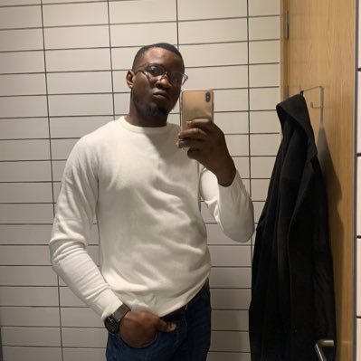 Classy__Larz's profile picture. Fashionista || Educators || YouTuber || Strategic Marketer || 🔖📚 || Manchester United Fan|| Previous Acc got suspended @ 11k