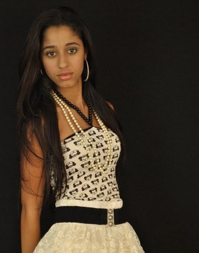 Garotas perfeitas não mentem, não bebem, não brigam, não erram e não existem -  Modelo Passarela e fotografica! :]] -