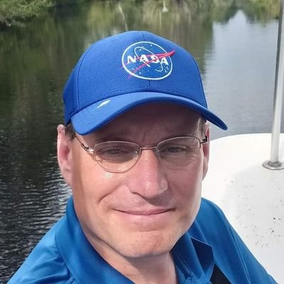 I'm a planetary geologist and science educator in Atlanta, Georgia.
I'm also  producer and host of the At-Home Planetarium Show.