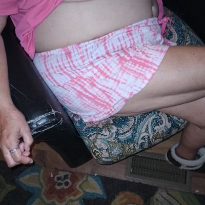 21+ adults only. older couple looking to make new friends. cash app tips for special request $sexybigtitmomma.