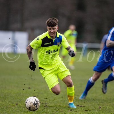 ⚽️. Electrician. IG; louisfeeley. SC; louis_feeley. 29.
