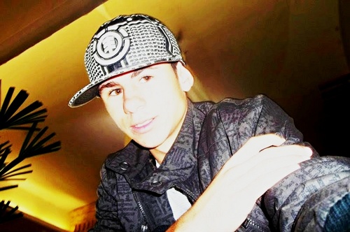 conhecer melhor ? orkut: http://t.co/bMNhq48xD9 , msn: juaozinhu_gatinhuu@hotmail.com
