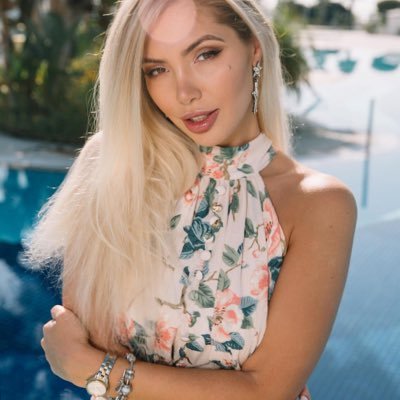 LauraVa16878740's profile picture. The smiling girl has achieved success in her new field! USDT-ETH-BTC#3 # NFT # acquired the ownership of Web, and the times have been digitized.