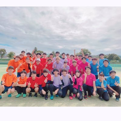 shinote02's profile picture. 広島大学東雲テニスサークルです！アカウント変えました！月水金の16時から19時まで、東広島キャンパスの第5コートでコロナ対策を行いながら活動しています✨気軽に体験、見学に来てください！ #広島大学 #しのて #硬式テニスサークル #春から広大 #広大05