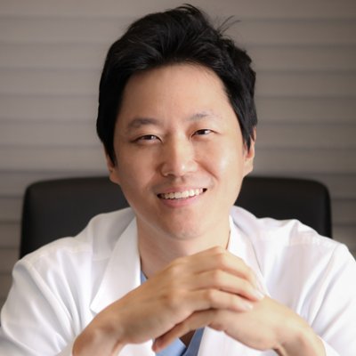 ソウル大学出身の整形外科専門医(ソウル医科大学整形外科同門会長)と日本人カウンセラー常駐!手術件数も3万件以上の剥離の達人ドクター👨⚕カウンセリングから手術のアフターケアまでドクターが直接行います!#切開リフト #アイホールボーン削り #魔女顎 #額リフト📧LINE⇒https://t.co/83hDfTQ9Vb