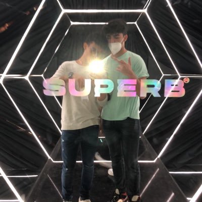 Fernand88958628's profile picture. “The ones u will take a bullet for, is the one behind the tigger💀🖤”